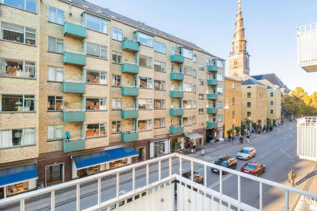 Cozy Apartment In Christianshavn W Two Balconies. โคเปนเฮเกน ภายนอก รูปภาพ