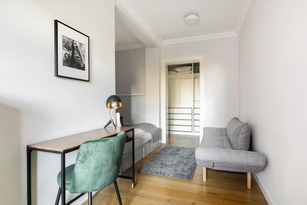 Cozy Apartment In Christianshavn W Two Balconies. โคเปนเฮเกน ภายนอก รูปภาพ