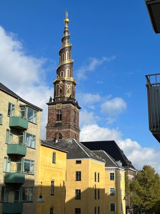 Cozy Apartment In Christianshavn W Two Balconies. โคเปนเฮเกน ภายนอก รูปภาพ